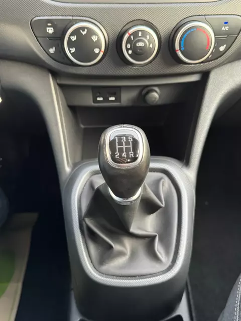 Hyundai I10 benzine / Cruise control / Zetelverwarming / zeer weinig km - foto 16